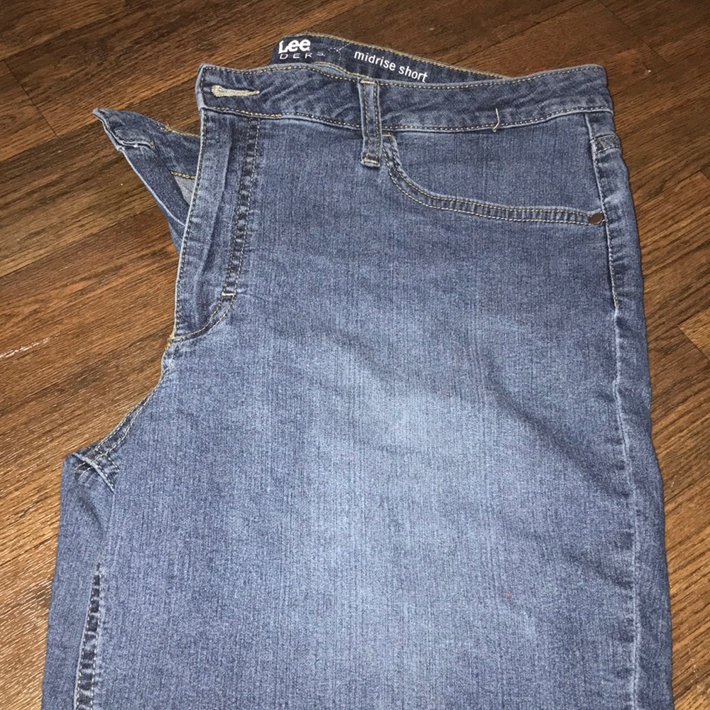 90’s style shorts